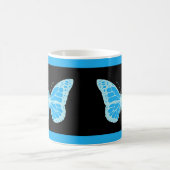 Eleganter schwarzer Butterfly-Hintergrund Kaffeetasse (Mittel)
