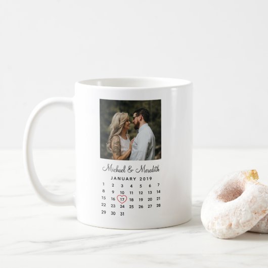 Eleganter Schwarzer Foto-Hochzeitskalender Kaffeetasse (Mit Donut)