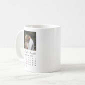 Eleganter Schwarzer Foto-Hochzeitskalender Kaffeetasse (Vorderseite Links)