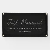 Eleganter schwarzer Hintergrund Just Married Hochz Banner (Horizontal)