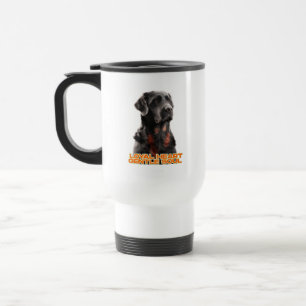 Eleganter Schwarzer Hund Portrait-Realistischer Ha Reisebecher