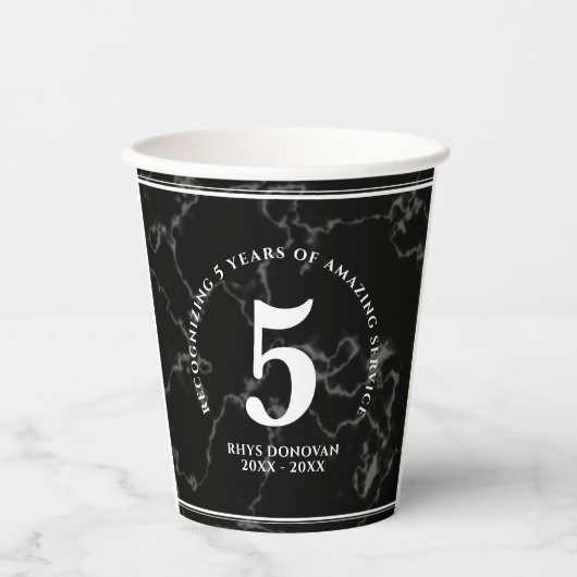 Eleganter schwarzer Marmor 5 Jahre Arbeit Jubiläum Pappbecher (Vorderseite)