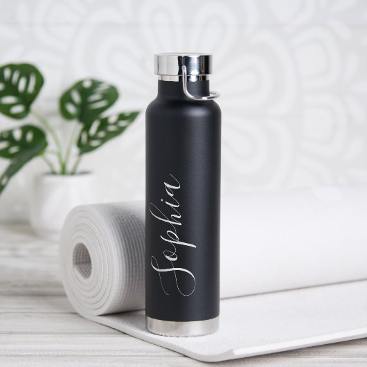 Eleganter schwarzer Name beschriftet Trinkflasche (Yoga (gedreht))