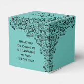 Eleganter Schwarzer Swirl auf Blue Quinceñera Geschenkschachtel (Rückseite)