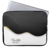 Eleganter Schwarzweiß-Abstrakter Wellengang und In Laptopschutzhülle (Vorderseite)