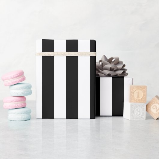 Eleganter Schwarzweiß-Streifen Geschenkpapier (Babyparty)