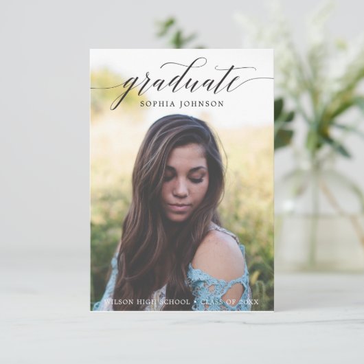 Eleganter Script-Abschluss Ankündigung mit Foto (Stehend Vorderseite)