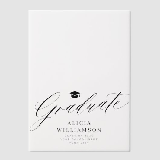 Eleganter Script-Absolvent Schwarz-Weiß-Abschluss Pergament Einladungen (Vorderseite)