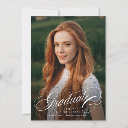 Eleganter Script Calligraphy Foto Abschluss Einladung (Vorderseite)