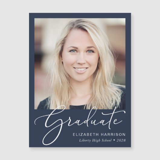 Eleganter Script-Foto Blue Abschluss Magneteinladung (Vorderseite)