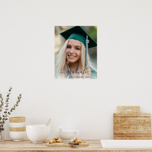 Eleganter Script Girl Graduate Foto Abschluss Poster (Küche)