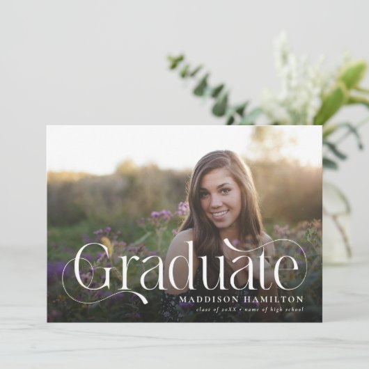 Eleganter Script Graduate 4 Foto Collage Abschluss Ankündigung (Stehend Vorderseite)