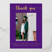 Eleganter Script Lila Gold Foto Abschluss Folieneinladung (Vorderseite)