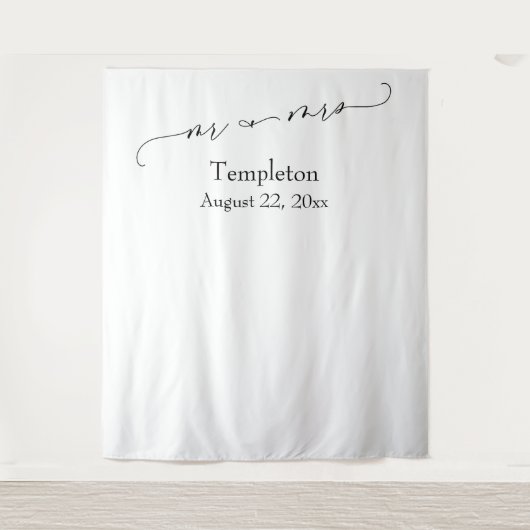 Eleganter Script Mr & Mrs Simple Foto Hintergrund Wandteppich (Vorderseite)