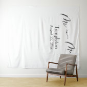 Eleganter Script Mr & Mrs Simple Foto Hintergrund Wandteppich (Beispiel (Horizontal))