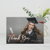 Eleganter Script-Rose Gold Foil Foto Abschluss Dankeskarte (Stehend Vorderseite)