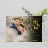 Eleganter Script-Save the Date Foto QR-Code Folieneinladung (Stehend vorne)