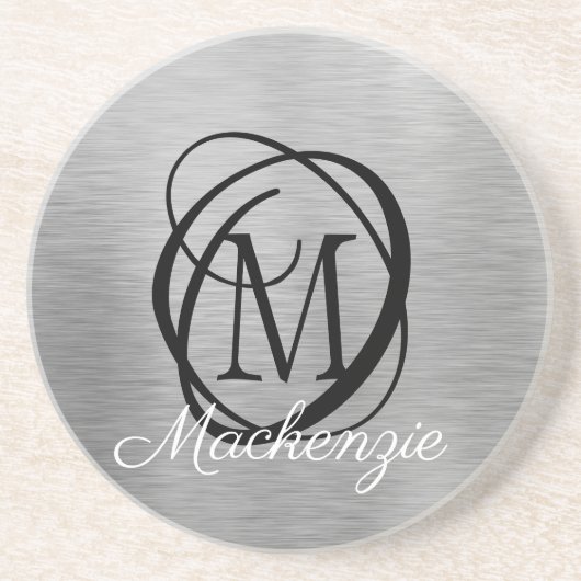 Eleganter Silberbrushed Metal Monogram Name Stilvo Getränkeuntersetzer (Vorne)