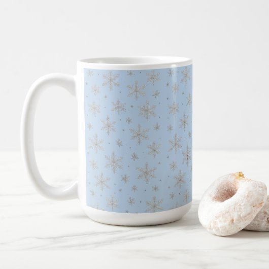 Eleganter silberner Schneestern | Winterfeiertag Kaffeetasse (Mit Donut)
