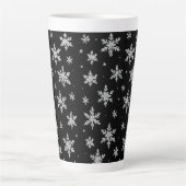 Eleganter silberner Schneestern | Winterfeiertag Milchtasse (Vorderseite)