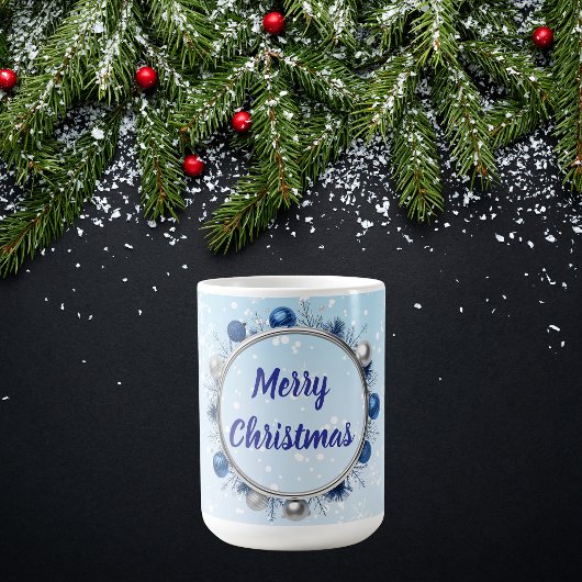 Eleganter Silberrahmen auf hellblau Kaffeetasse