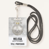 Eleganter Silver Christmas Ball auf Bokeh Lights Ausweis (Rückseite mit Schlüsselband)