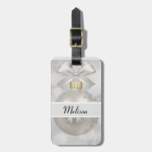 Eleganter Silver Christmas Ball auf Bokeh Lights Gepäckanhänger (Vorderseite vertikal)