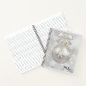 Eleganter Silver Christmas Ball auf Bokeh Lights Notizblock (Innenseite)