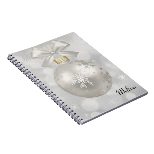 Eleganter Silver Christmas Ball auf Bokeh Lights Notizblock (Rechte Seite)