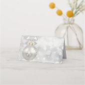 Eleganter Silver Christmas Ball auf Bokeh Lights Platzkarte (Vorderseite)