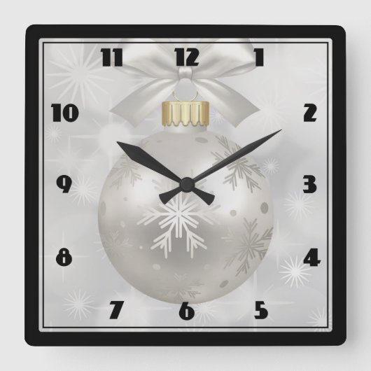 Eleganter Silver Christmas Ball auf Bokeh Lights Quadratische Wanduhr (Vorderseite)