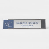 Eleganter Silver Monogram Navy Blue Metal Desk Schreibtischnamensplakette (Vorderseite )
