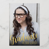 Eleganter Simple Script Trendy 4 Foto Abschluss Folieneinladung (Vorderseite)