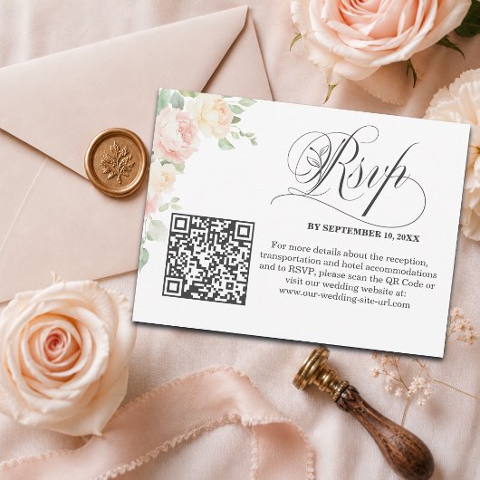 Eleganter Soft Blush Rosen QR Code Hochzeit RSVP Postkarte