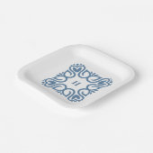 Eleganter Staubblauer Monogramm-Schriftzug Pappteller (Gewinkelt)
