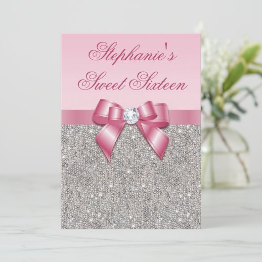 Eleganter Sweet 16 Imitat Silver Sequins Pink Bow Einladung (Stehend Vorderseite)