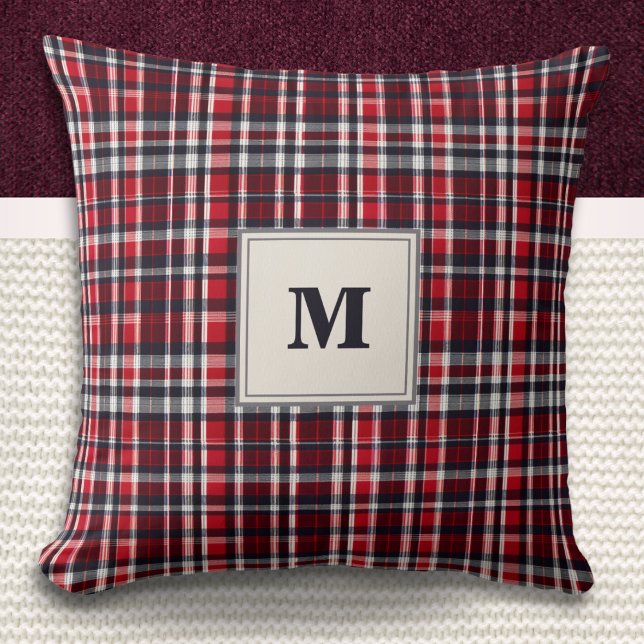 Eleganter Tartan Karo Gemustert Stilvoll Mit Monog Kissen (A stylish monogrammed throw pillow with red, charcoal and cream tartan pattern)