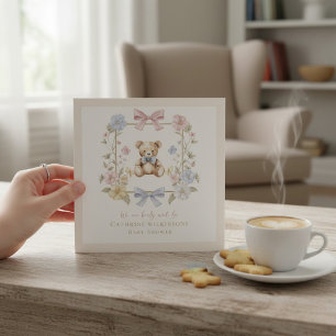 Eleganter Teddy mit floralem Muster  pastellfarben Einladung