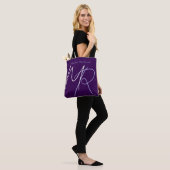 Eleganter Totbeutel mit Monogramm Lila Tasche (Am Model)