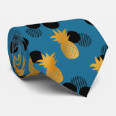 Eleganter Tropical Gold Ananas Black Polka Dot Krawatte (Gerollt)