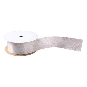 Eleganter unbedeutender rosa und weißer satinband