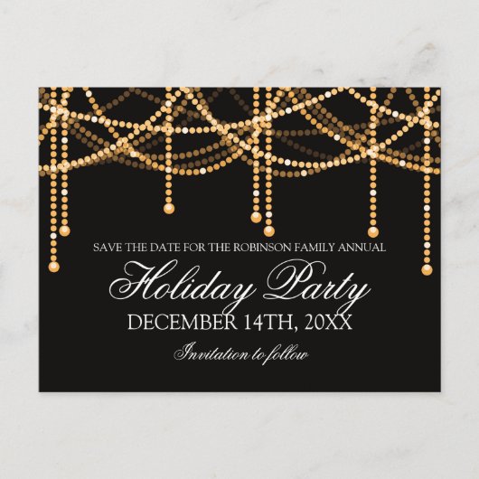 Eleganter Urlaub Save the Date Gold String Lights Ankündigungspostkarte (Vorderseite)