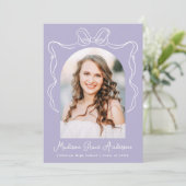 Eleganter Vintag Bow Lila Foto Abschluss Ankündigung (Stehend Vorderseite)