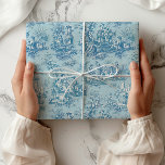 Eleganter Vintager aquamariner Toile de jouy Geschenkpapier<br><div class="desc">Vintage blaue aquamarine toile de jouy Wrapping Paper. Diese toile de jouy Vintage Geschenktasche wird durch die exquisiten Entwürfe der französischen Landschaftsszenen inspiriert. Diese ausgeklügelten Toilabdrücke sind derzeit ein Alltagswut. Die Designs sind klassisch und romantisch mit stilvollen Farben. Das perfekte Wrapping Paper für Geburtstage,  Valentinstag,  Weihnachten oder andere Anlässe.</div>