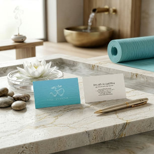 Eleganter Wassertropfen Schriftart OM Symbol YOGA Visitenkarte