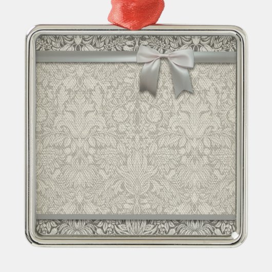 eleganter weißer Damast-Spitzenbrokat Silbernes Ornament (Vorne)