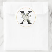 Eleganter weißer Floral Monogramm Letter X auf Wei Runder Aufkleber (Tasche)