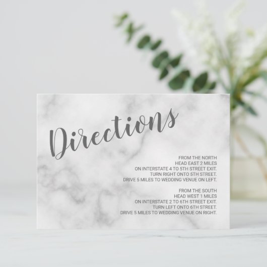 Eleganter weißer Marmor Details zur Hochzeit Einladung (Stehend Vorderseite)