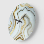 Eleganter weißer Marmor mit goldgroßer Uhr (Winkel)