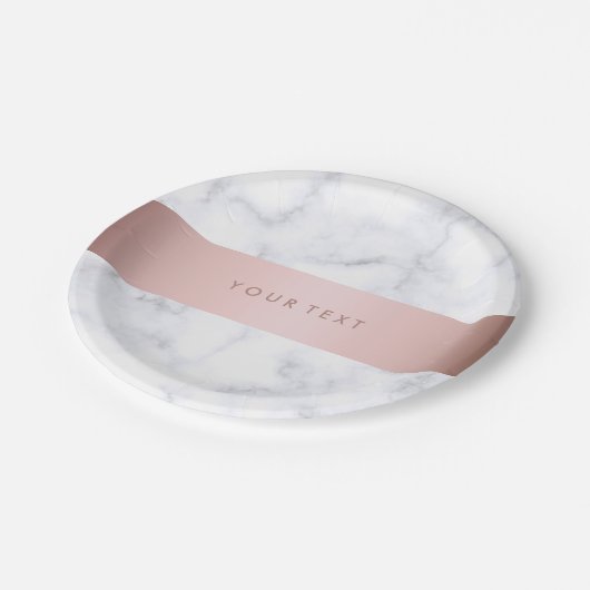 eleganter weißer MarmorRosengoldImitatstreifen Pappteller (Schrägansicht)